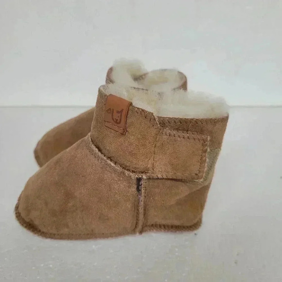Baby Boots Crib Booties Infant Size 3/4 Warm Winter Fall Fur Lined Tan - Picture 1 of 6